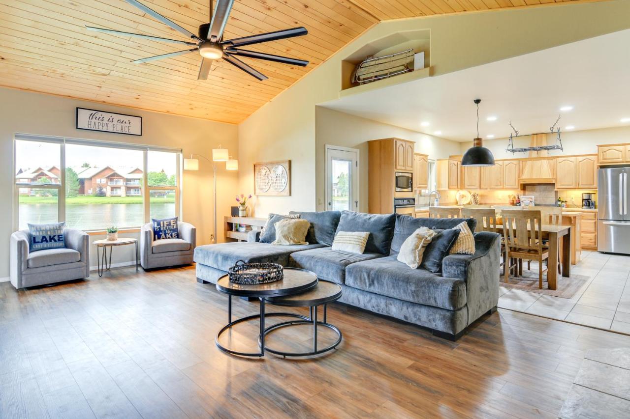 Modern Pagosa Springs Home with Deck on Village Lake - B&B