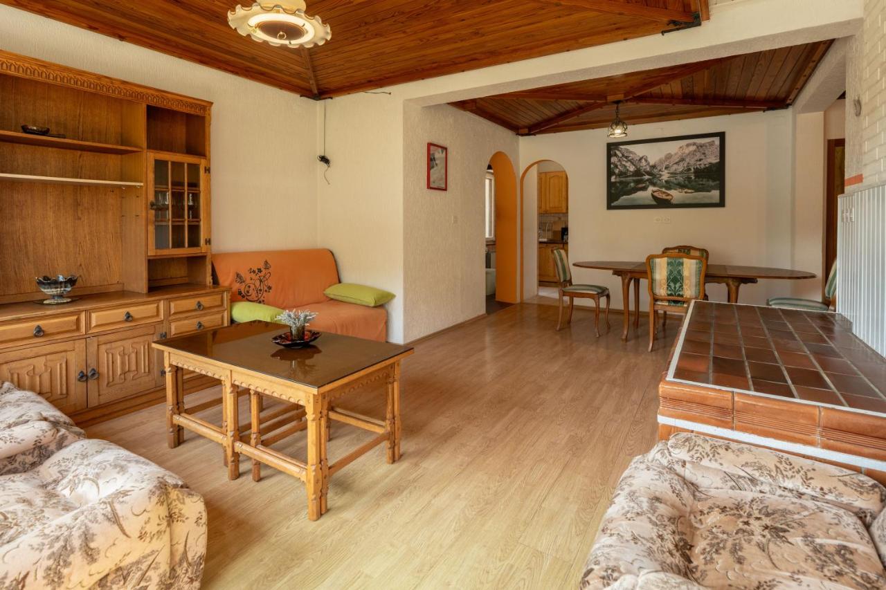 Appartement met 2 Slaapkamers en Uitzicht op de Bergen