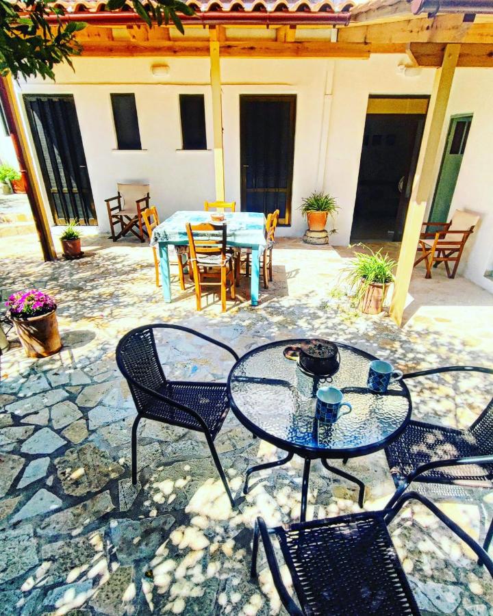 Nebros Apartment - B&B Voukoliés
