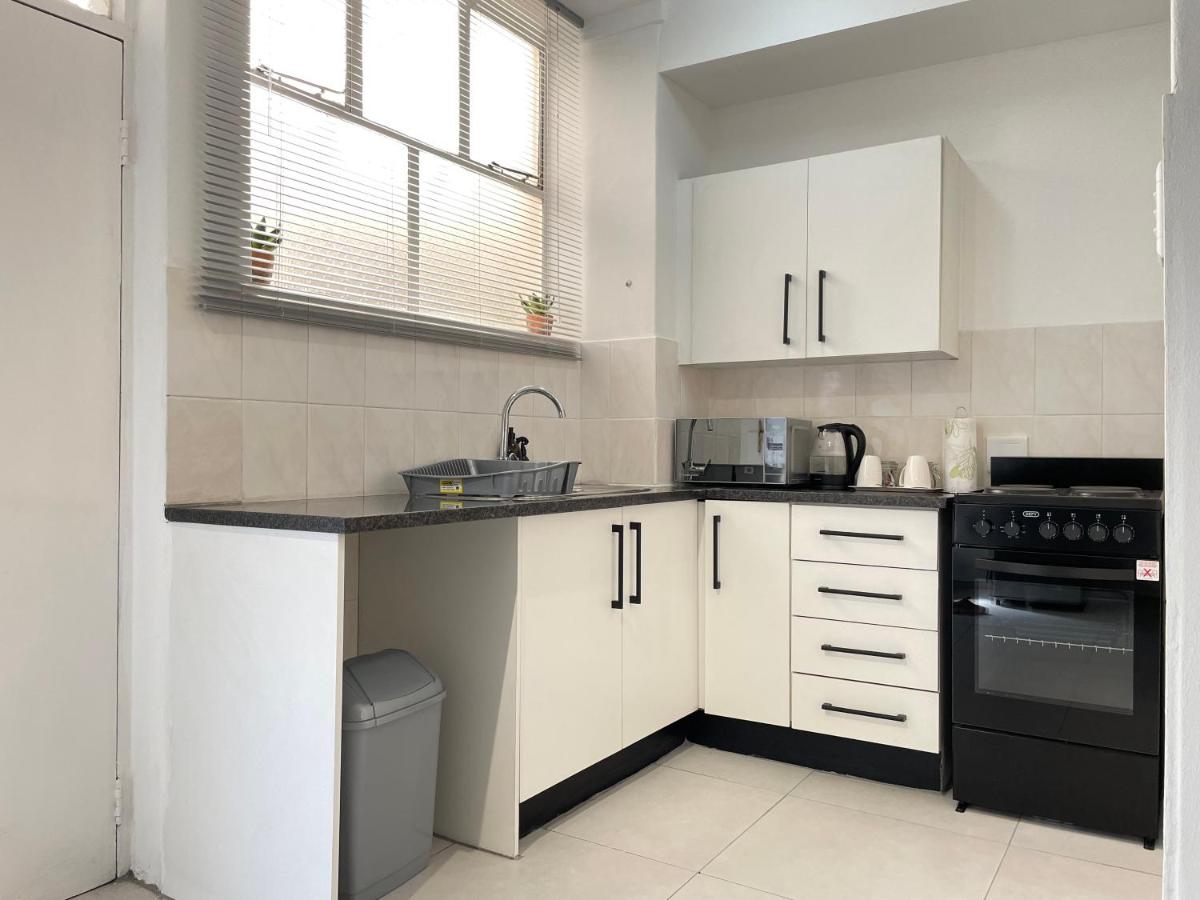 Studio at Illovo Mews - B&B Sandton