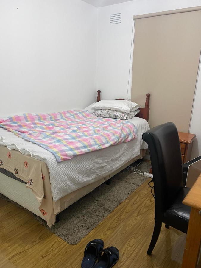 Springvale Single Room for Rent - B&B