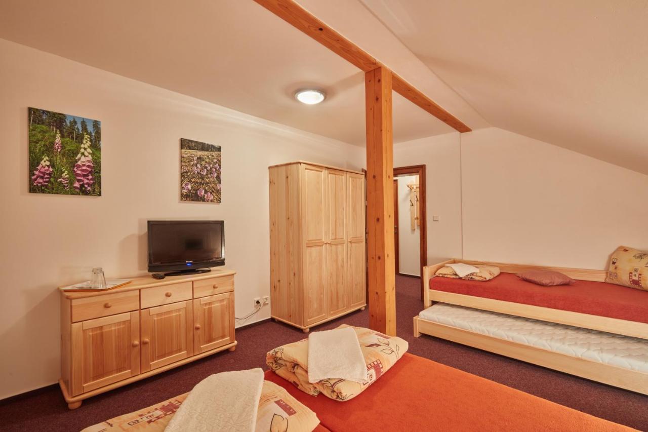 Quintuple Room