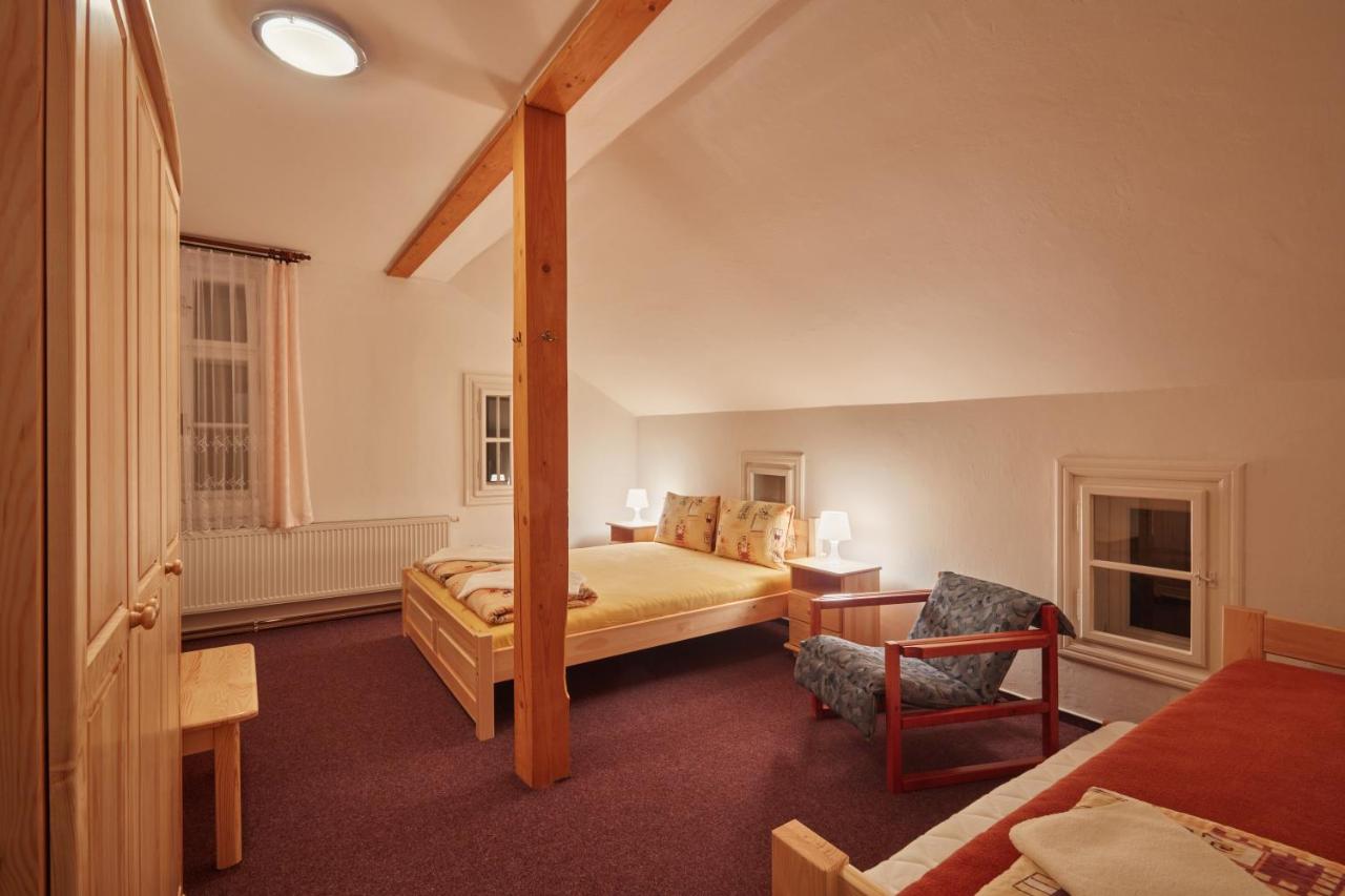Family Room (6 Adults)