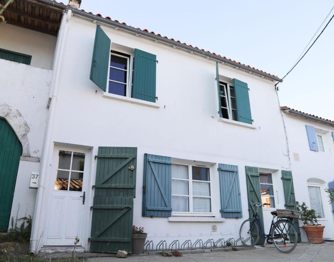 Maison familiale 4 chambres, au coeur de Loix, location à la semaine UNIQUEMENT - B&B