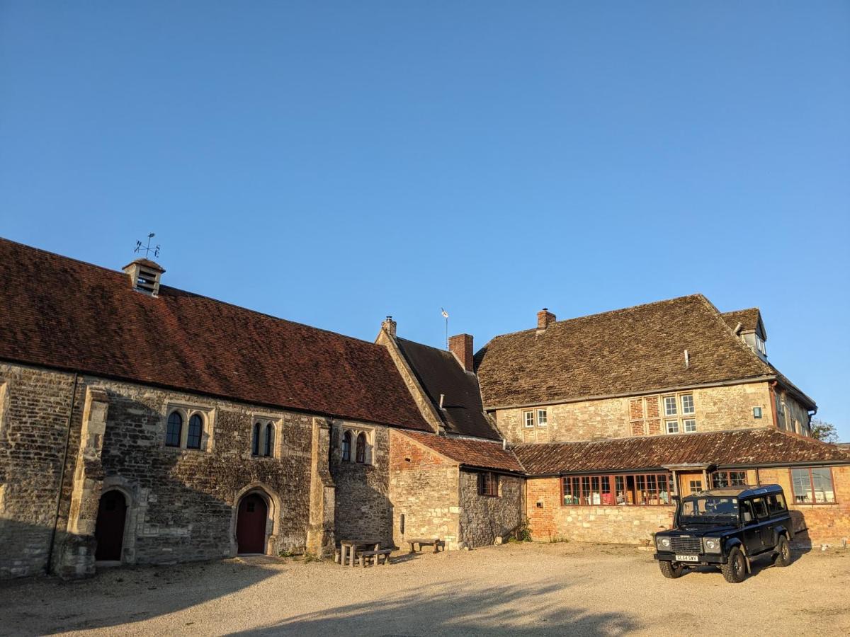 Large Manor House near Bath - B&B Trowbridge