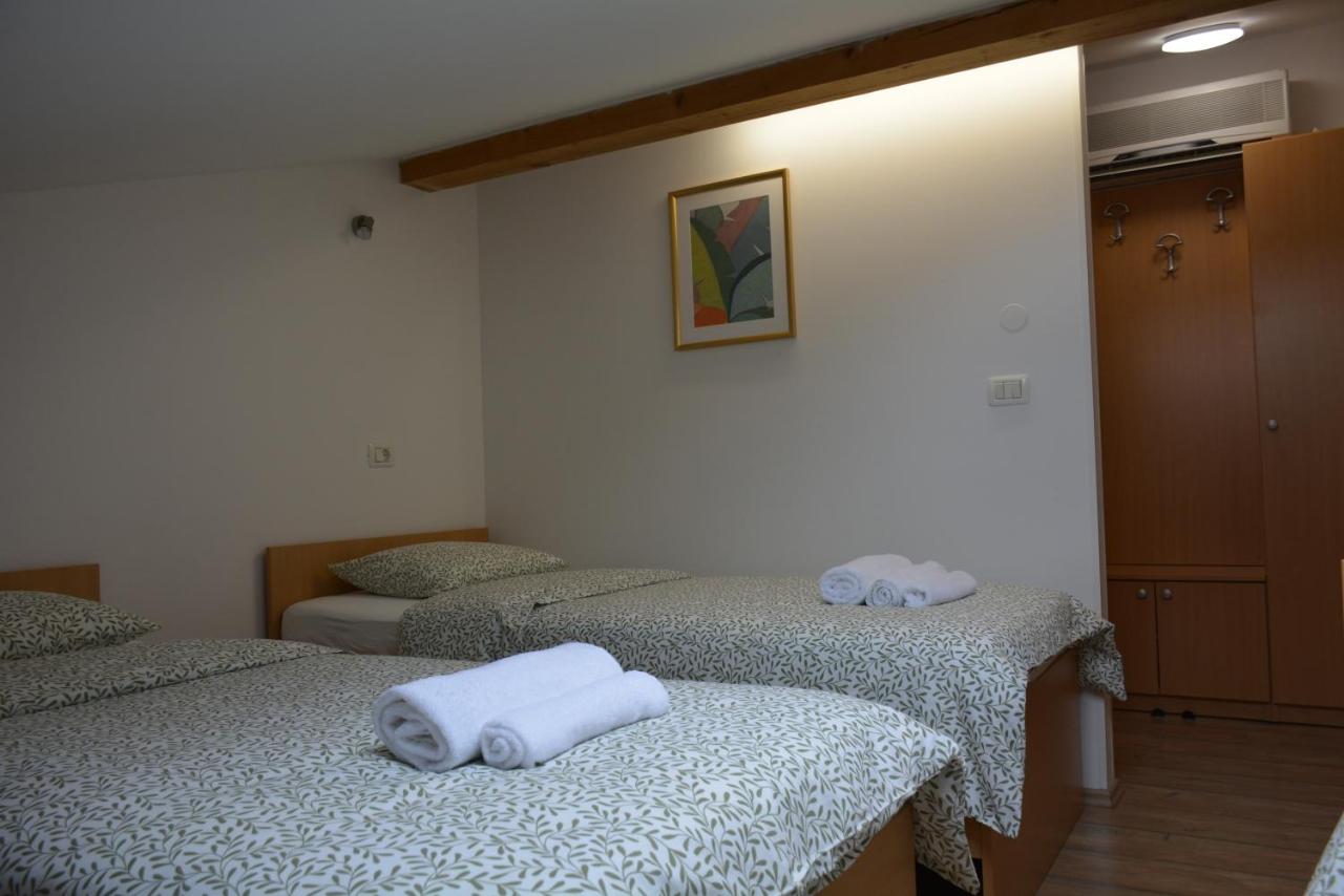 Camera Matrimoniale/Doppia con Letti Singoli con Bagno Privato