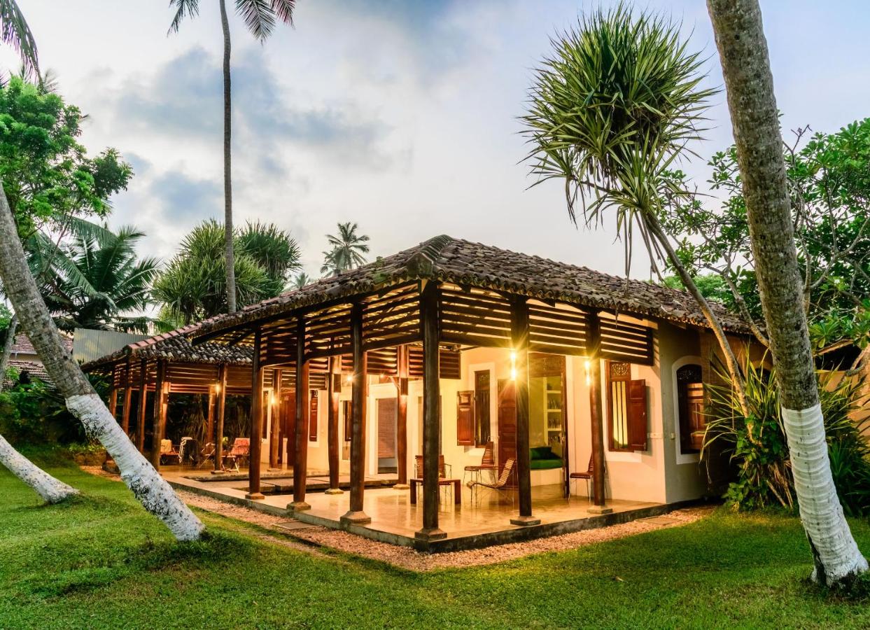 Apa Villa Thalpe - B&B Unawatuna