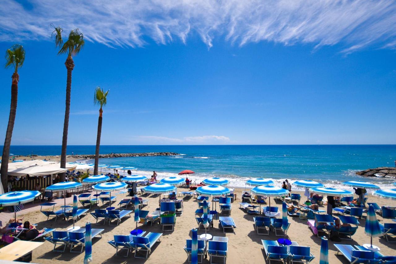 BIANCA Home Holiday a pochi passi dal mare Private Parking - B&B
