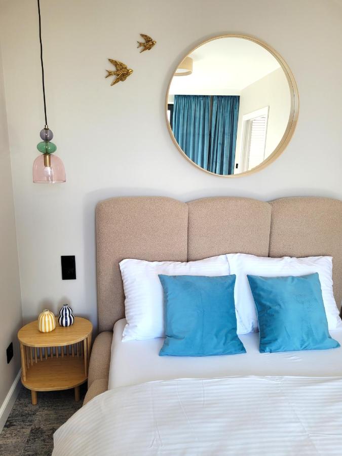 One-Bedroom Deluxe Apartment