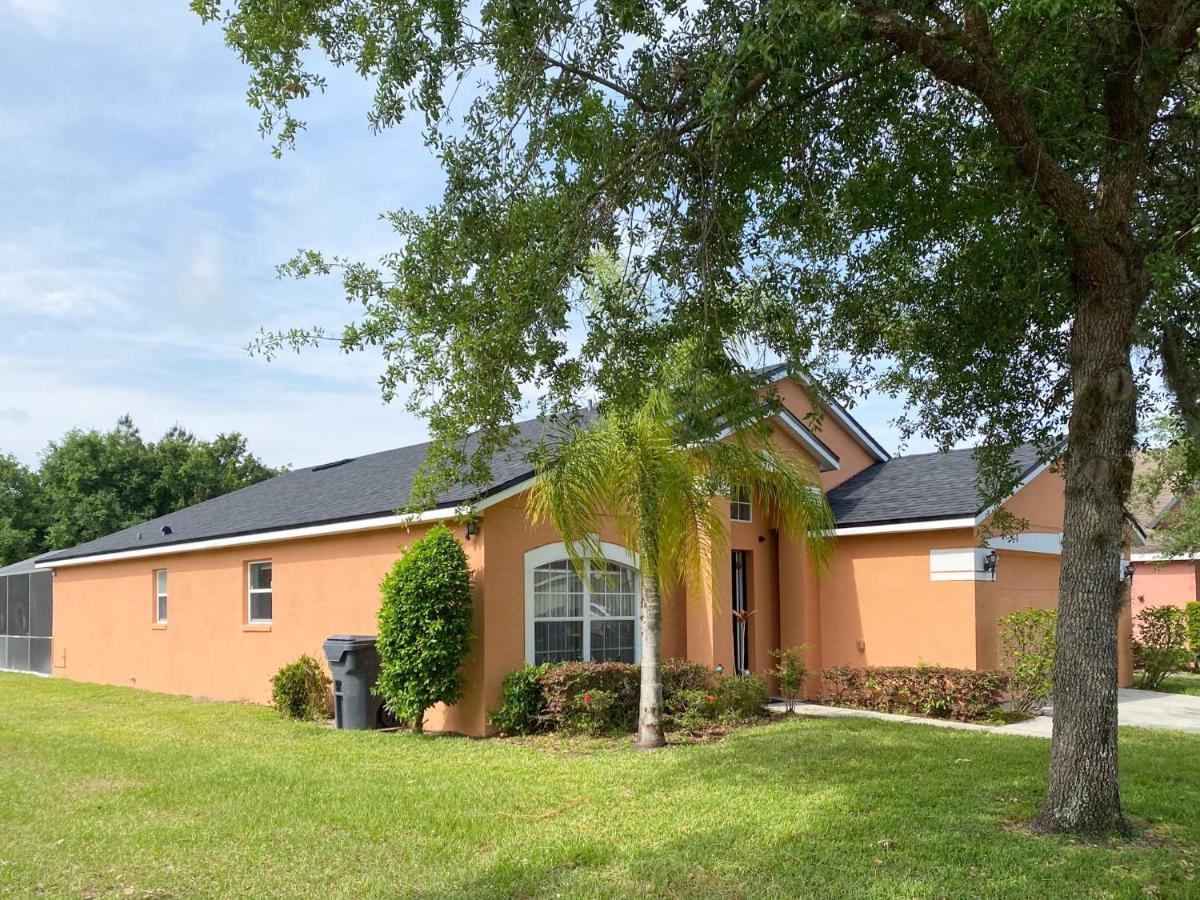 Upstay - Bungalow w Private Pool Hot Tub Lake View - B&B
