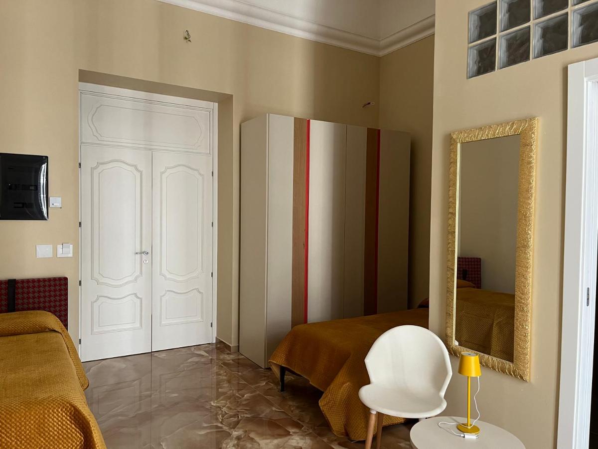 Camera Doppia con Letti Singoli Spaziosa