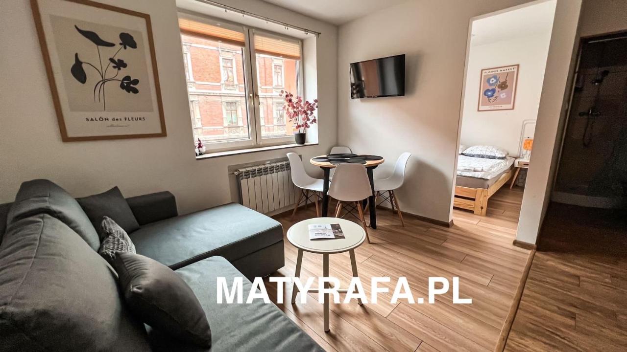 ApartamentsByMatyrafa-IV - Bed and Breakfast