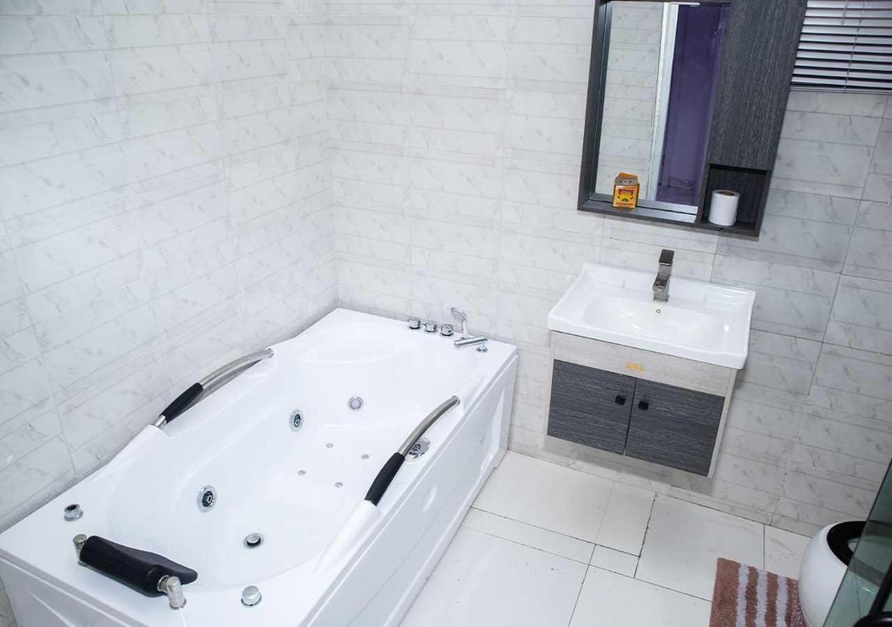 Camera Matrimoniale con Bagno Privato