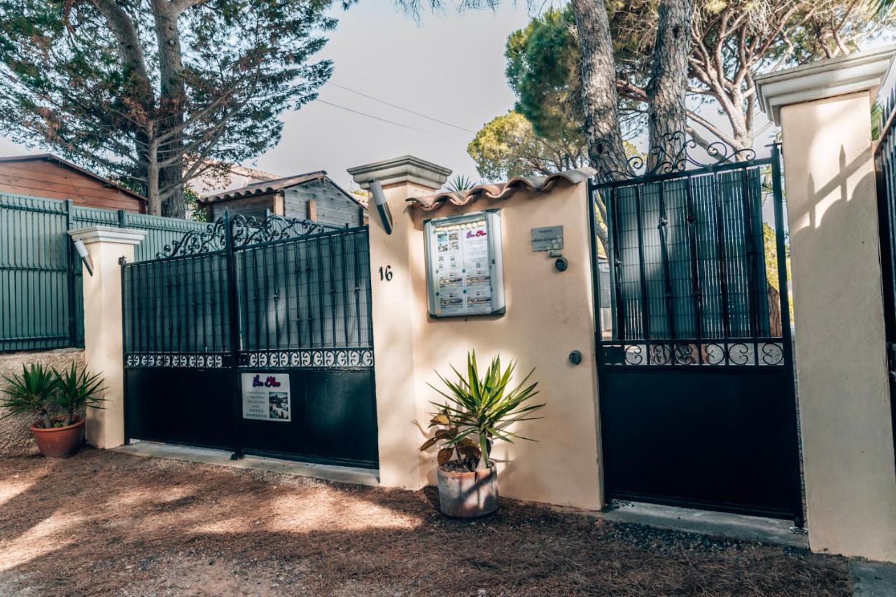 Rêve D'azur, 2 chambres, maison Julia en Bord de Mer à La Nartelle, Piscine partagée, Parking & Terrasse BBQ, Wifi et Draps Inclus plage à pied - B&B