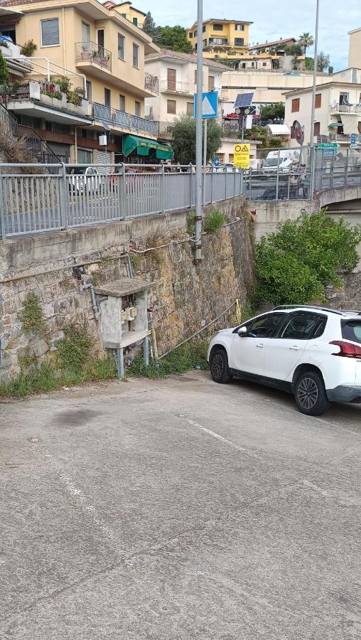 Accogliente Bilocale -parcheggio privato- - Ferienwohnung
