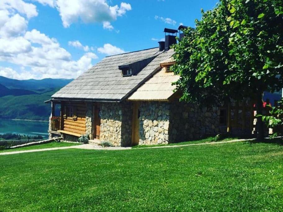 Lake view cottage - B&B