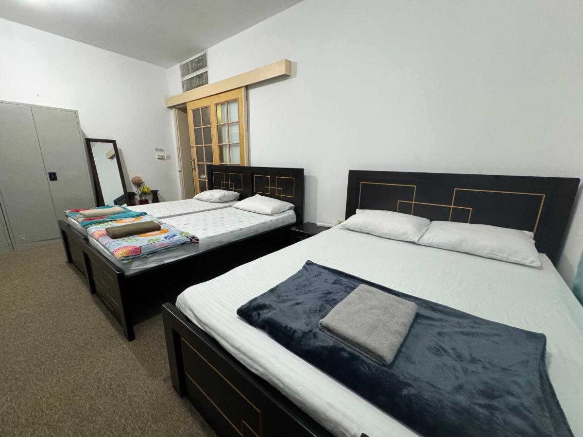 Private Room with Shared Bathroom - No Parking Space - Chambres d’hôtes