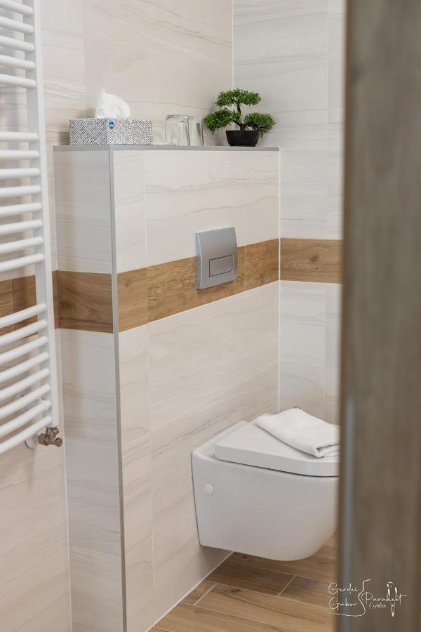 Chambre Double ou Lits Jumeaux - Accessible aux Personnes à Mobilité Réduite
