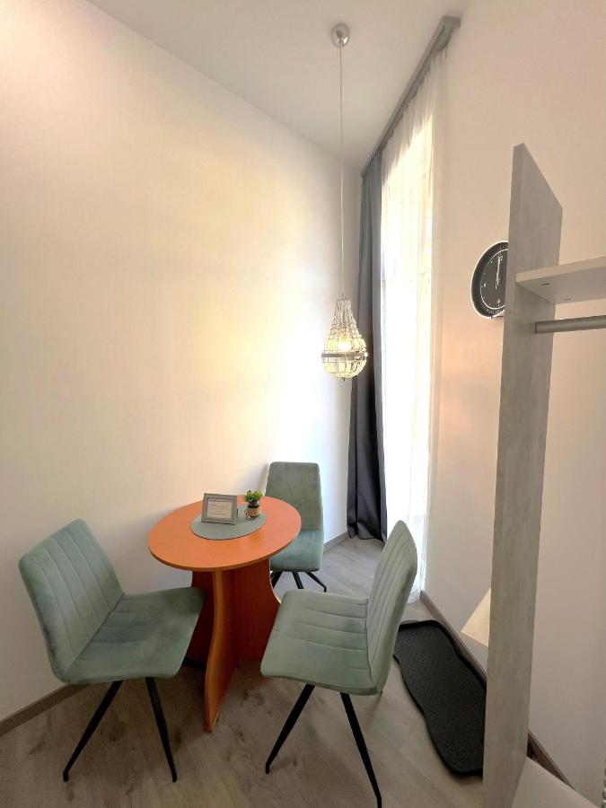Star Apartment 2 - Bed and Breakfast