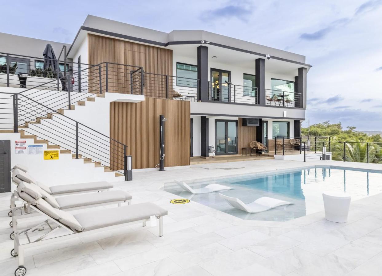 Blue Malibu Home in Camuy - B&B Yeguada