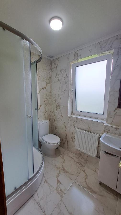 Dreibettzimmer mit eigenem Bad