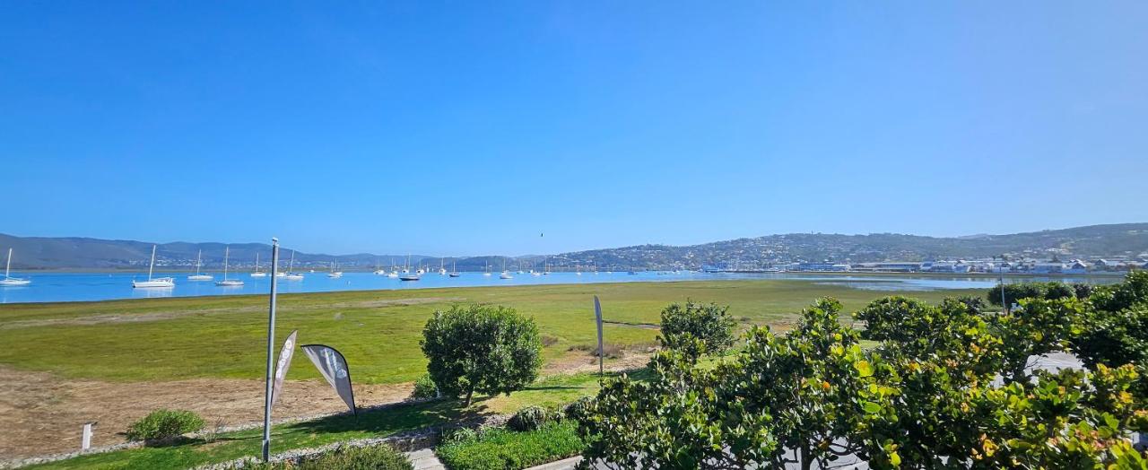 BayView Sunset Villa on Thessen! Large one bedroom unit with King Bed and Sofa bed - B&B