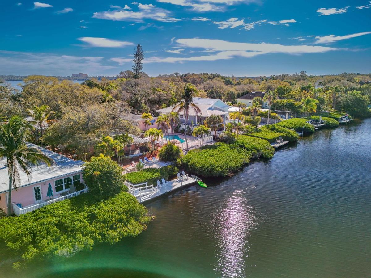 Heated Pool, Dock, on Lagoon, Turtle Beach 1 mile and Crescent Beach 2 miles, 1bdr - B&B