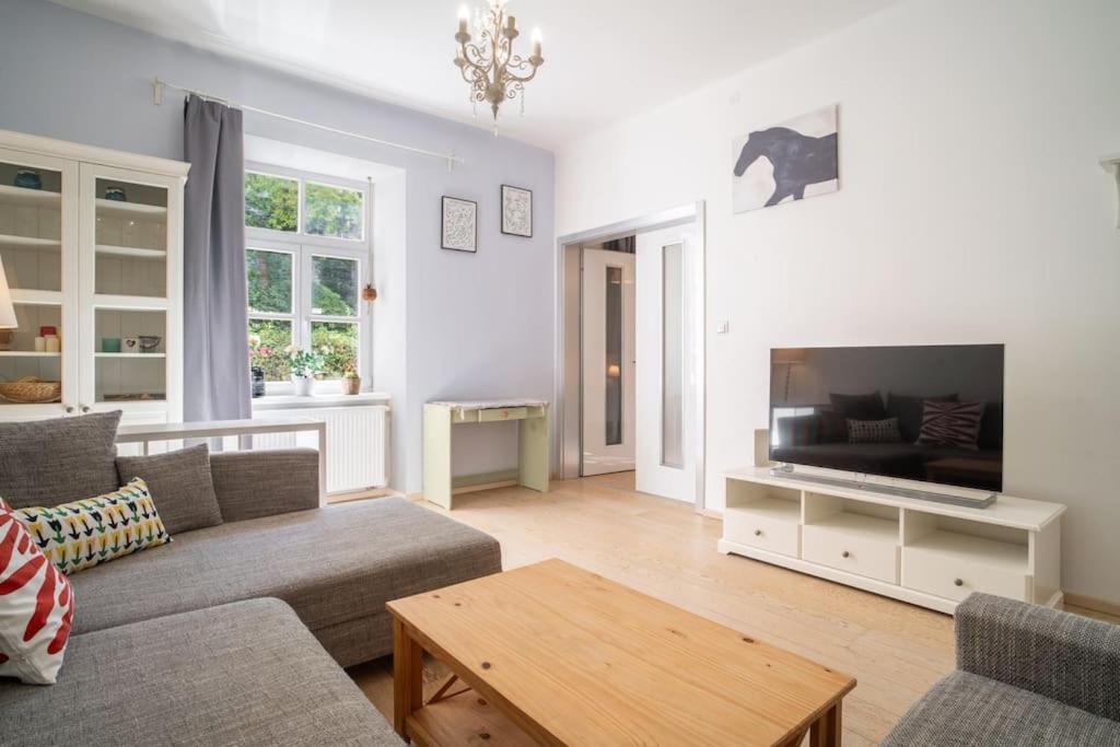 Cozy 2-bedroom apartment - Chambres d’hôtes