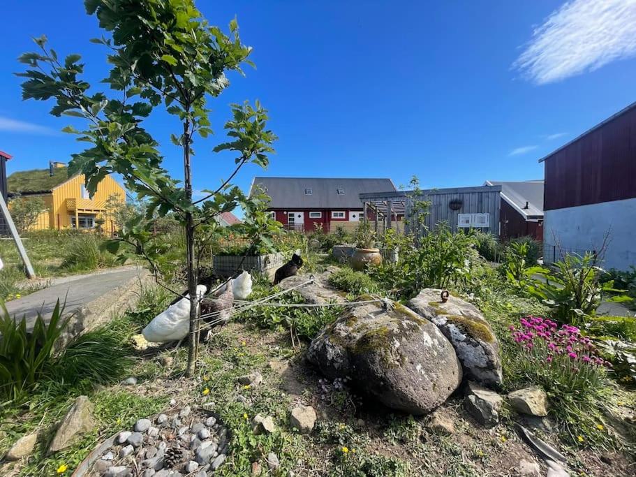 Spacious 220 sqm Apartment with 4 Bedrooms - B&B Tórshavn