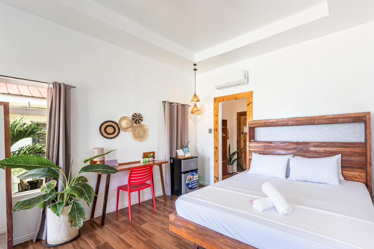 Deluxe Doppelzimmer mit seitlichem Meerblick