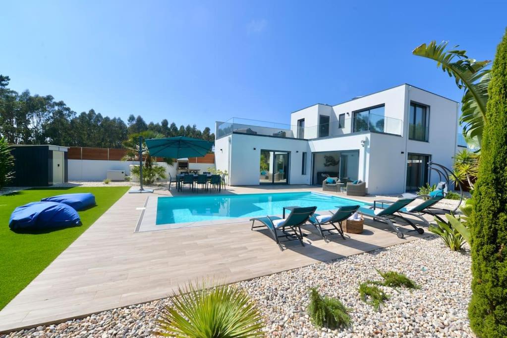 Villa Serena - Exquisite villa with private heated pool - B&B São Martinho do Porto