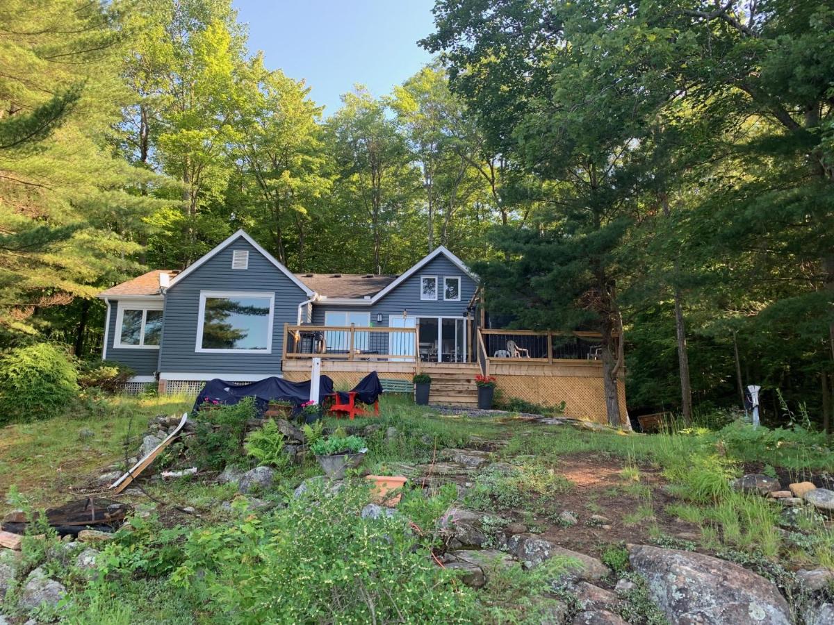 Davi's Lake House - B&B