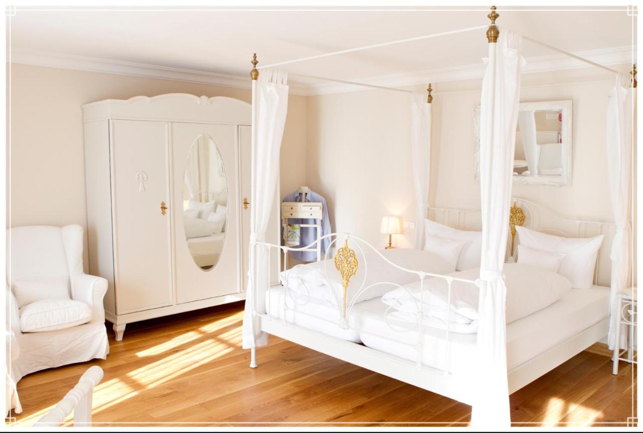 Landhaus Marinella Hotel Garni - B&B Bad Wiessee