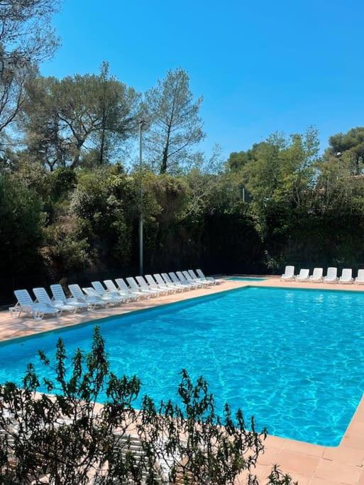 T2 4 personnes proche des plages - B&B