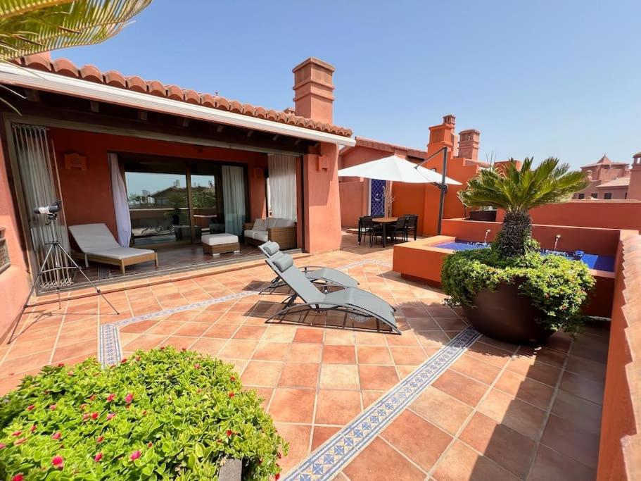 PUSHE Penthouse Playa Granada Beach & Golf 1 - B&B