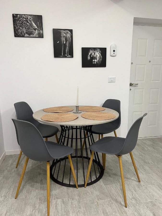 Vily Luxury Apartment - Ferienwohnung Focşani
