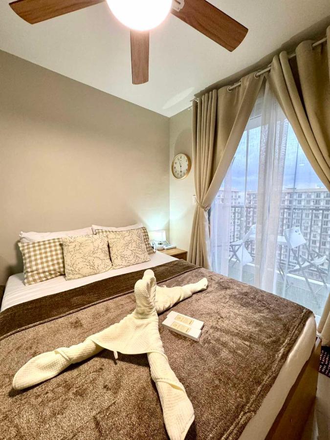 Pool View Condo WiFi with Netflix Near Airport - B&B Lapu-Lapu City