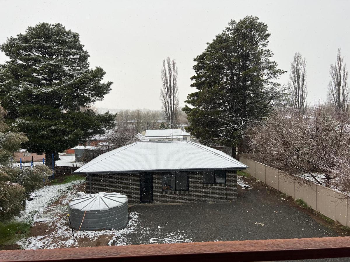 Gateway to the Snowy Mountains - Bed and Breakfast Berridale