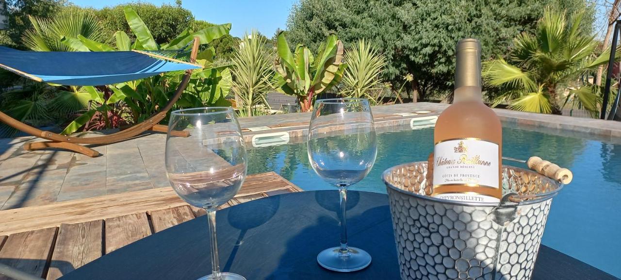 Luxueux appartement dans propriété contemporaine, jardin privatif, piscine - B&B La Roquette-sur-Siagne