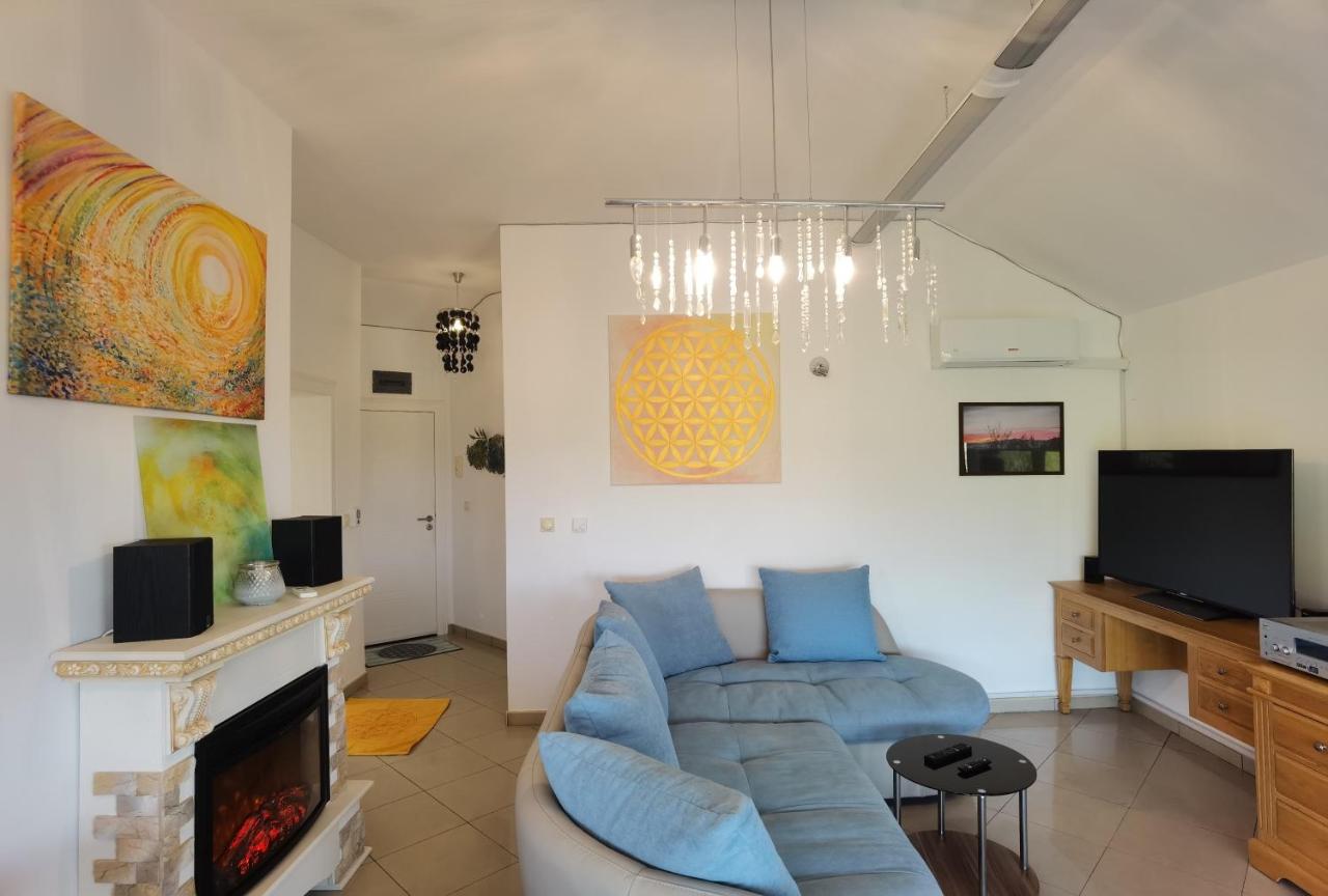 One-Bedroom Apartment with Sea View and Balcony