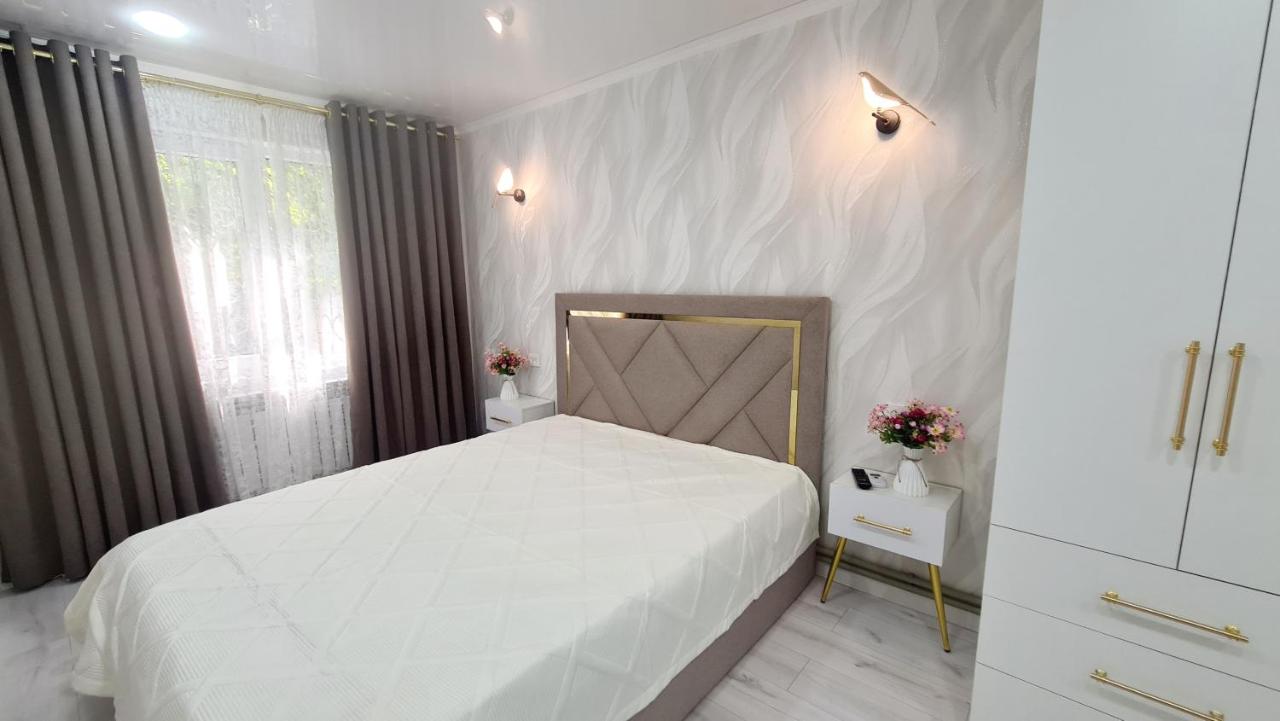 3х-ком Люкс Айбергенова 1Б в центре Шымкента - 1й этаж - B&B