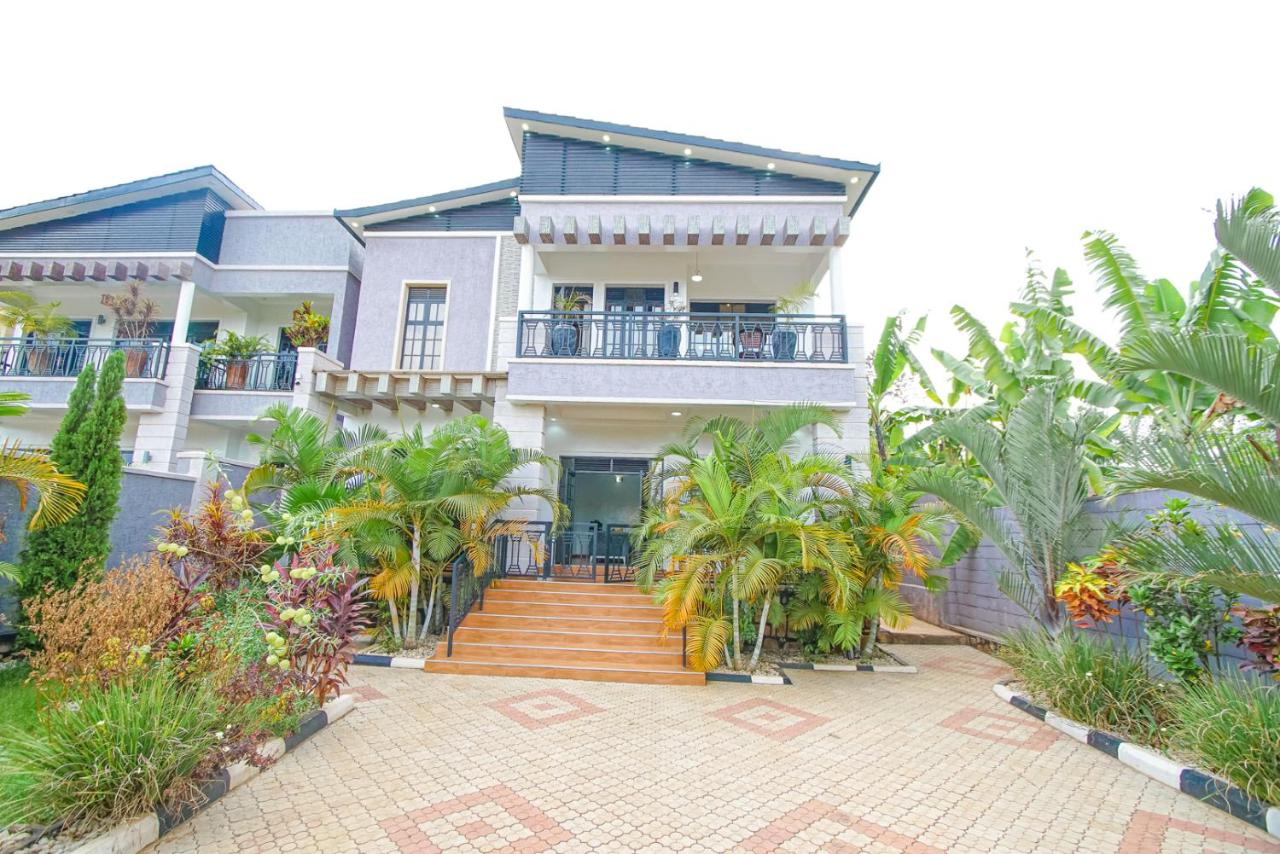 Lux Holidays Villa - B&B