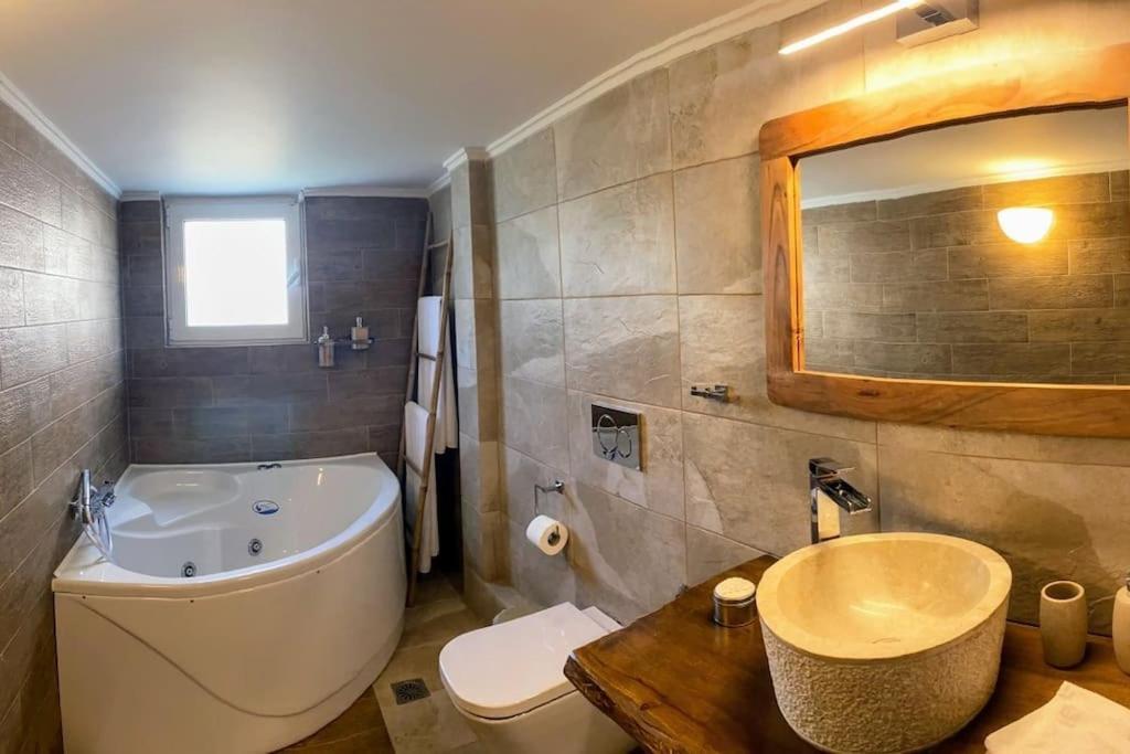 Sarakin's Mansion Luxury Retreat - B&B