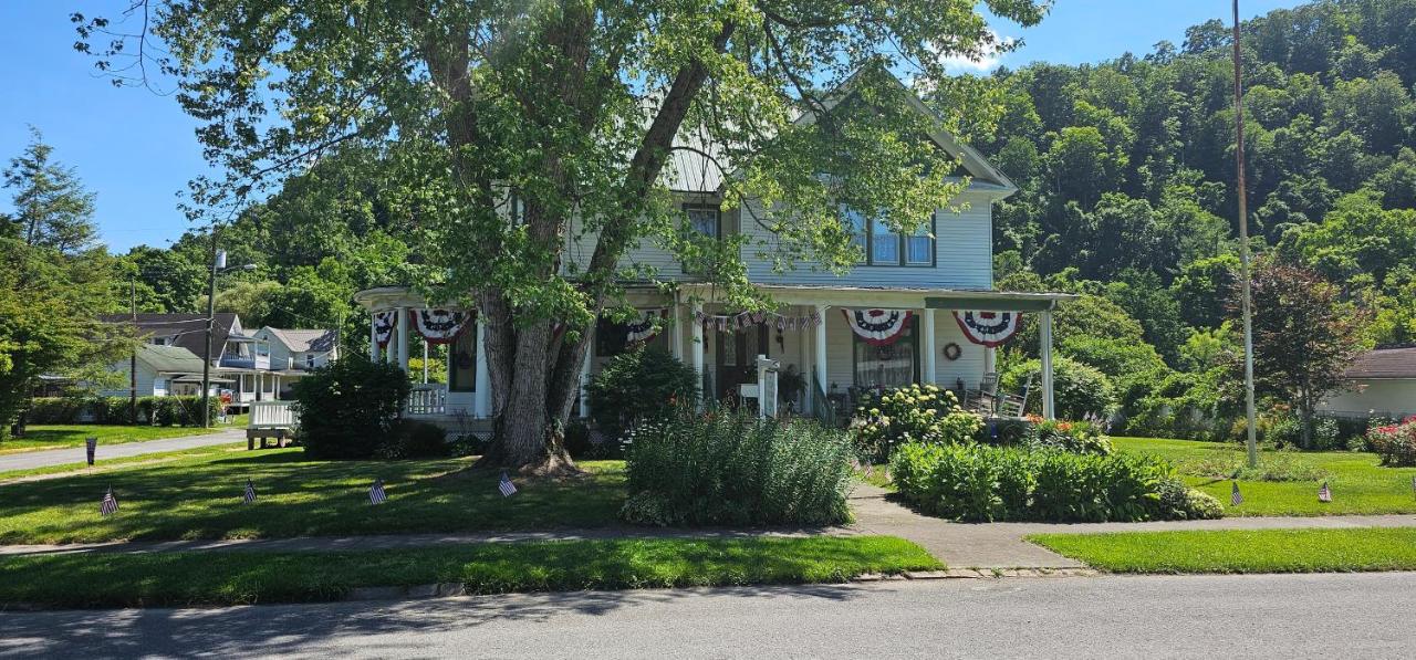 The Alderson Inn, LLC - B&B