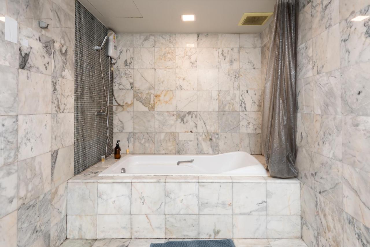 State tower 2 bed city view Bangrak near ICON SIAM - B&B