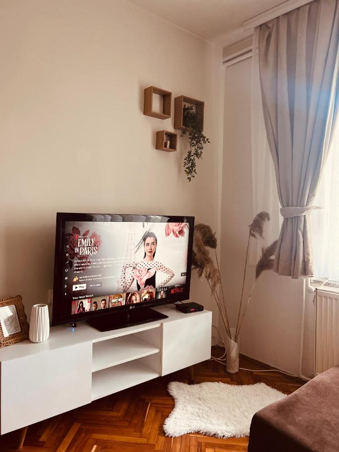 Apartment 0 - Chambres d’hôtes Pristina