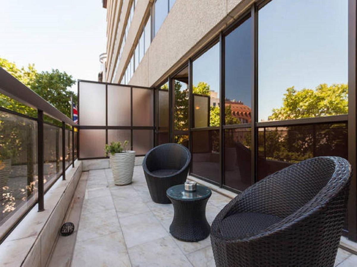 Stay in the Heart of Lisbon-Altis Suites Hotel - B&B