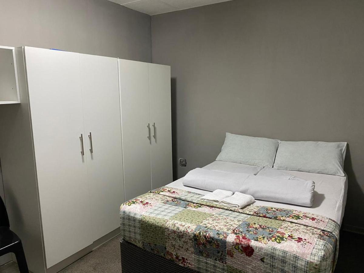 Contractors Accommodation at pio guest house - B&B