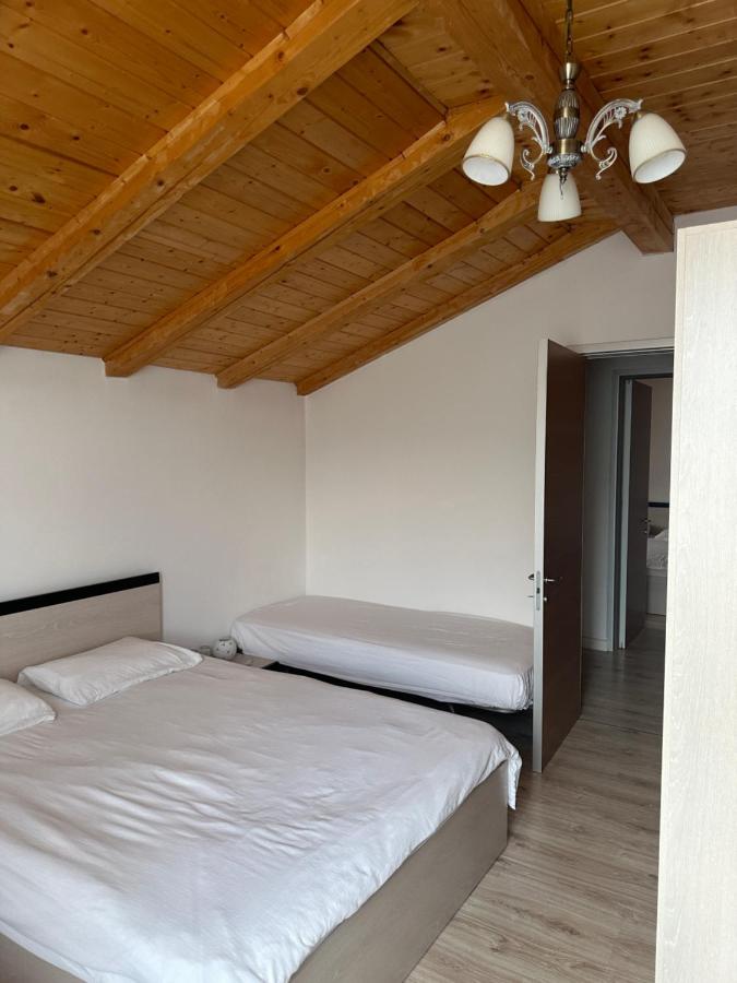 Deluxe Double Room (2 Adults + 1 Child)
