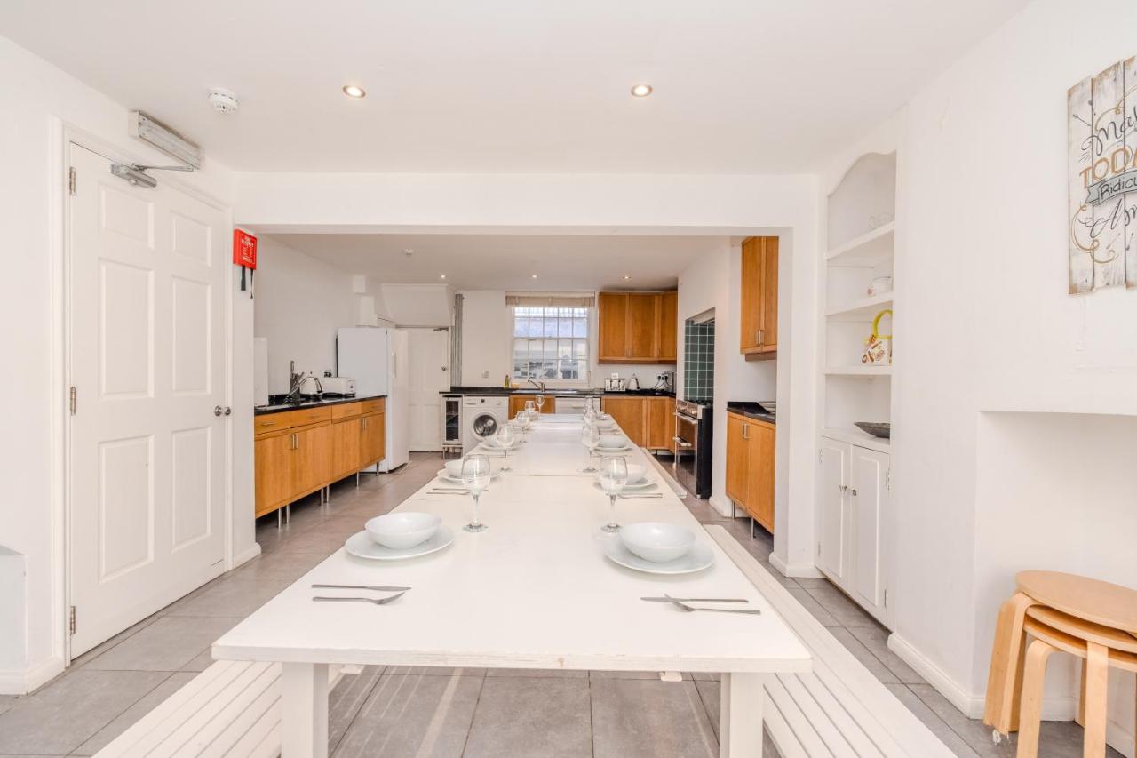 Perfect Seaside Getaway I Central Big Town House Next To Brighton Beach I First Choice For Big Group & Family Stay - B&B